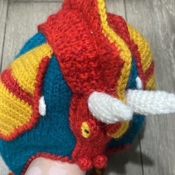 Hand knit Red Dragon Beanie 17% alpaca wool kids hat - Picture 7 of 11